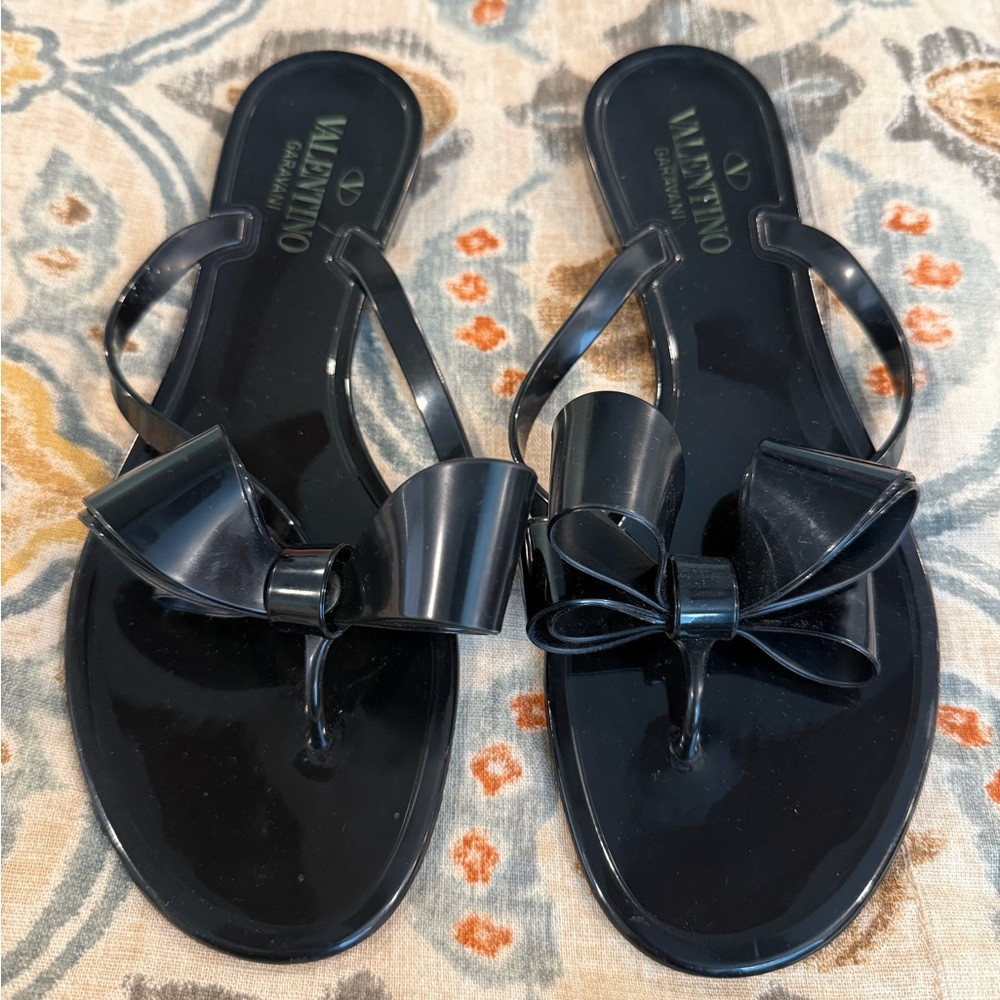 Valentino Garavani Black Jelly Bow Flip Flop Sandals Size 39